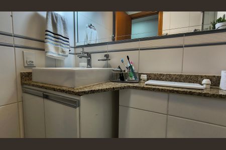 Apartamento à venda com 136m², 2 quartos e 2 vagasBanheiro Social 