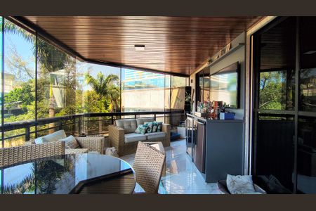 Apartamento à venda com 136m², 2 quartos e 2 vagasVaranda