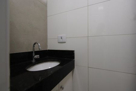 Apartamento para alugar com 38m², 2 quartos e sem vagaBanheiro