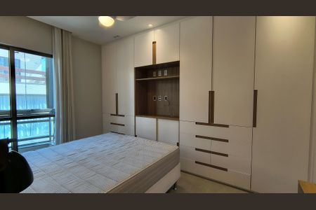 Apartamento à venda com 92m², 3 quartos e 2 vagas Apartamento à venda com 92m², 3 quartos e 2 vagasSuíte