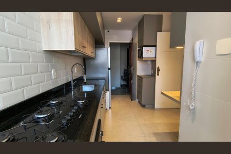 Apartamento à venda com 92m², 3 quartos e 2 vagas Apartamento à venda com 92m², 3 quartos e 2 vagasCozinha e Área de Serviço