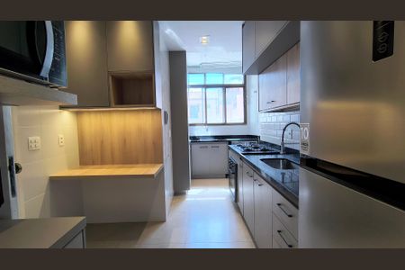 Apartamento à venda com 92m², 3 quartos e 2 vagas Apartamento à venda com 92m², 3 quartos e 2 vagasCozinha e Área de Serviço