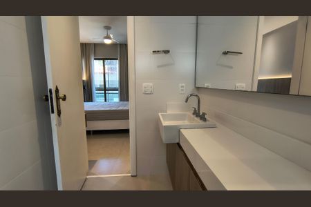 Apartamento à venda com 92m², 3 quartos e 2 vagas Apartamento à venda com 92m², 3 quartos e 2 vagasBanheiro da Suíte