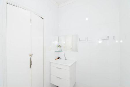 Casa à venda com 150m², 2 quartos e 2 vagasBanheiro