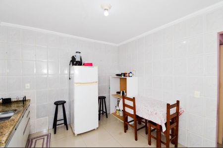 Casa à venda com 150m², 2 quartos e 2 vagasEdícula - Cozinha