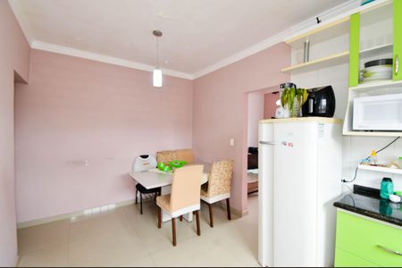 Casa à venda com 150m², 2 quartos e 2 vagasCozinha