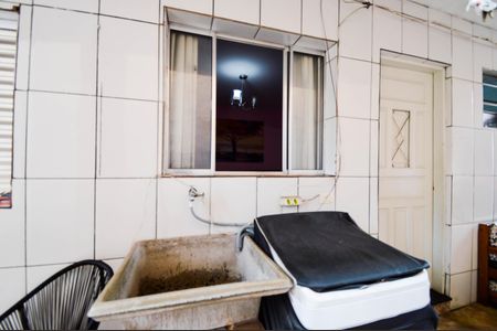 Casa à venda com 150m², 2 quartos e 2 vagasEdícula - Área de Serviço 