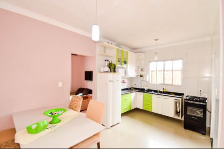 Casa à venda com 150m², 2 quartos e 2 vagasCozinha