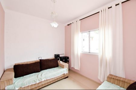 Casa à venda com 150m², 2 quartos e 2 vagasSala