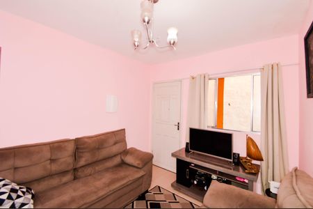 Casa à venda com 150m², 2 quartos e 2 vagasEdícula - Sala