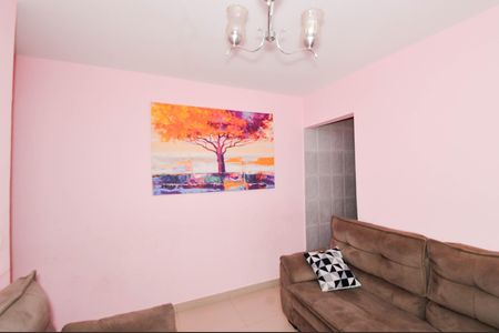 Casa à venda com 150m², 2 quartos e 2 vagasEdícula - Sala