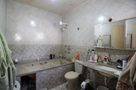 Casa de condomínio à venda com 206m², 4 quartos e 3 vagasQuarto 3 - Suíte