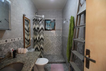 Casa de condomínio à venda com 206m², 4 quartos e 3 vagasBanheiro Social