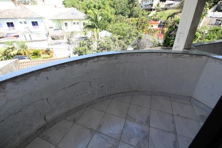 Casa de condomínio à venda com 206m², 4 quartos e 3 vagasQuarto 3 - Varanda