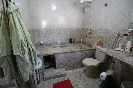 Casa de condomínio à venda com 206m², 4 quartos e 3 vagasQuarto 3 - Suíte