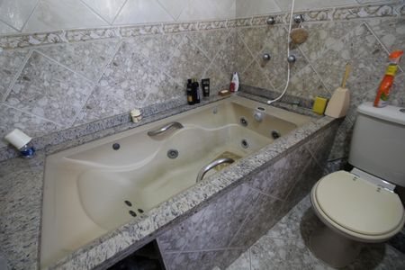 Casa de condomínio à venda com 206m², 4 quartos e 3 vagasQuarto 3 - Suíte