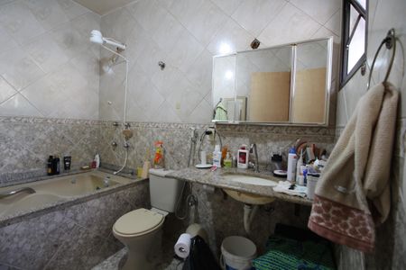 Casa de condomínio à venda com 206m², 4 quartos e 3 vagasQuarto 3 - Suíte