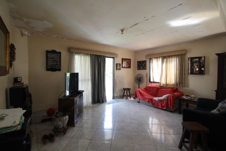 Casa de condomínio à venda com 206m², 4 quartos e 3 vagasSala