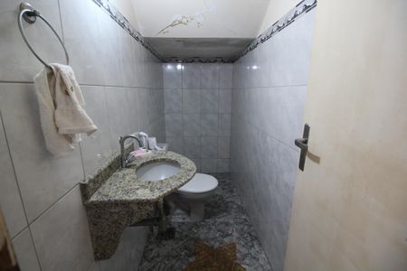 Casa de condomínio à venda com 206m², 4 quartos e 3 vagasLavabo
