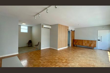 Apartamento à venda com 160m², 3 quartos e 1 vagaSala