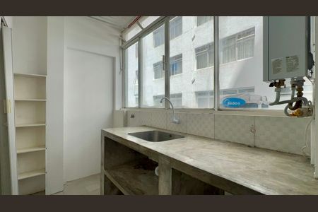 Apartamento à venda com 160m², 3 quartos e 1 vagaÁrea de Serviço