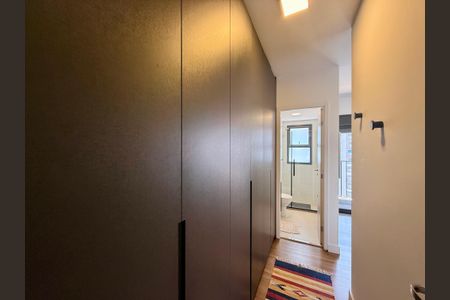 Apartamento à venda com 71m², 2 quartos e 1 vaga Apartamento à venda com 71m², 2 quartos e 1 vagaCloset Suite 1