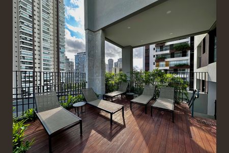 Apartamento à venda com 71m², 2 quartos e 1 vaga Apartamento à venda com 71m², 2 quartos e 1 vagaEspaço Piscina