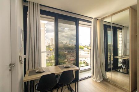 Studio de kitnet/studio para alugar com 1 quarto, 15m² em Água Verde, Curitiba
