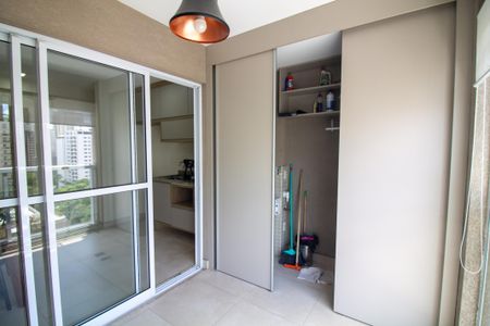 Apartamento para alugar com 35m², 1 quarto e 1 vaga Apartamento para alugar com 35m², 1 quarto e 1 vagaVaranda