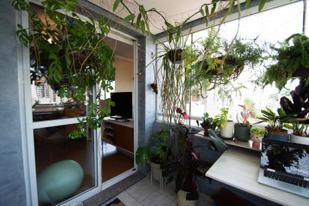 varanda sala de estar de kitnet/studio à venda com 1 quarto, 40m² em Perdizes, São Paulo