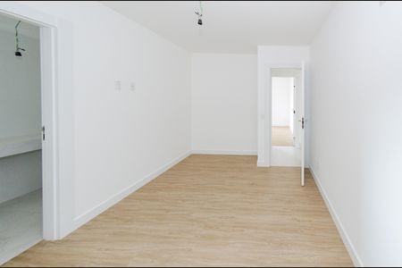 Apartamento à venda com 70m², 2 quartos e 2 vagasSuíte 2