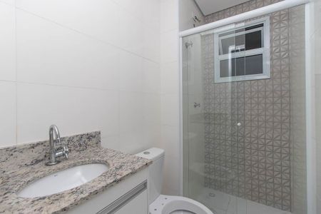 Banheiro de apartamento para alugar com 2 quartos, 40m² em Vila Isolina Mazzei, São Paulo
