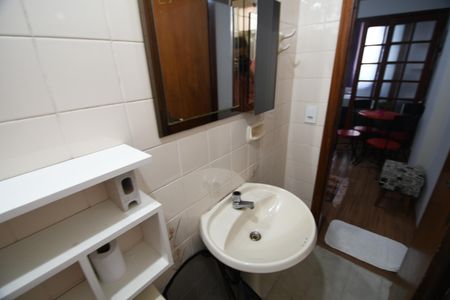 Banheiro de kitnet/studio para alugar com 1 quarto, 31m² em Botafogo, Campinas