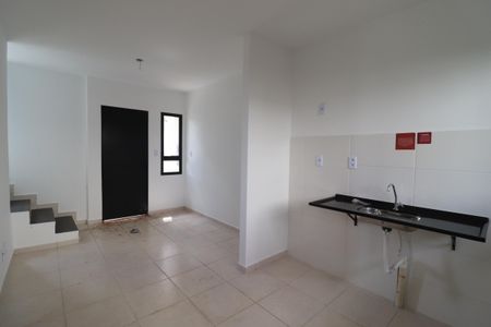 Sala de casa para alugar com 2 quartos, 65m² em Parque Residencial Candido Portinari, Ribeirão Preto