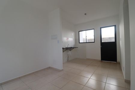 Sala de casa para alugar com 2 quartos, 65m² em Parque Residencial Candido Portinari, Ribeirão Preto