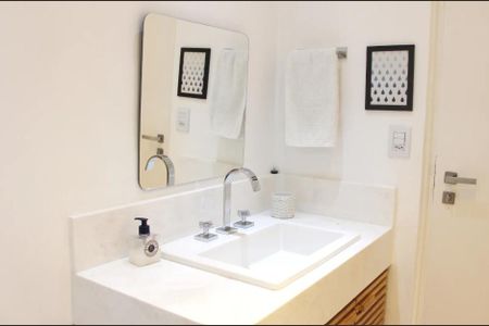 Casa de Condomínio para alugar com 4 quartos, 362m² em Jardim Paulista, Barueri