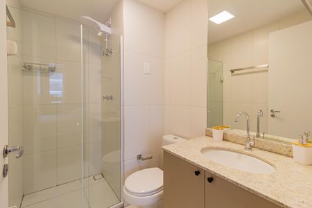 Banheiro de kitnet/studio para alugar com 1 quarto, 35m² em Brooklin, São Paulo