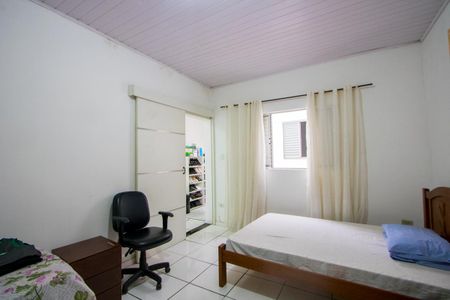 Casa à venda com 128m², 3 quartos e 2 vagasEdícula - Quarto