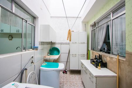 Casa à venda com 128m², 3 quartos e 2 vagasÁrea de serviço