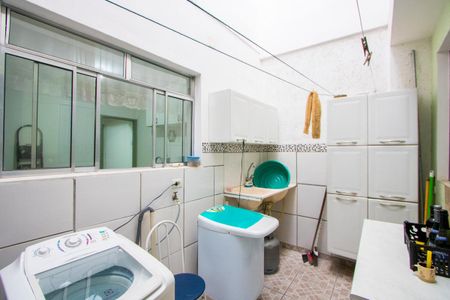 Casa à venda com 128m², 3 quartos e 2 vagasÁrea de serviço