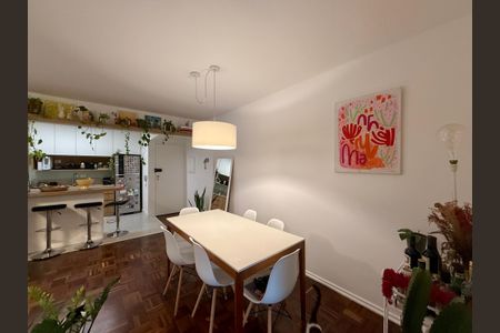 Apartamento à venda com 75m², 2 quartos e 1 vagaSala 