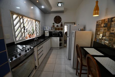 Casa à venda com 190m², 3 quartos e 2 vagasCozinha