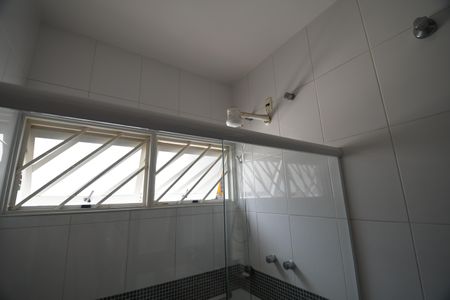 Casa à venda com 190m², 3 quartos e 2 vagasBanheiro Social