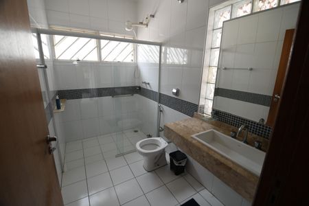 Casa à venda com 190m², 3 quartos e 2 vagasBanheiro Social