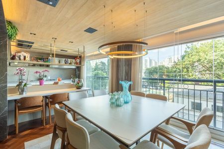 Apartamento à venda com 2 quartos, 174m² em Indianópolis, São Paulo