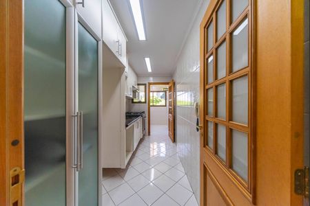 Apartamento à venda com 77m², 2 quartos e 2 vagasCozinha 