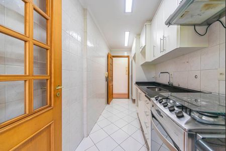 Apartamento à venda com 77m², 2 quartos e 2 vagasCozinha 