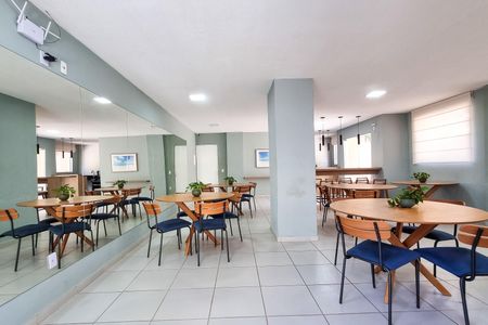 Apartamento para alugar com 70m², 2 quartos e sem vagaÁrea comum - Salão de festas