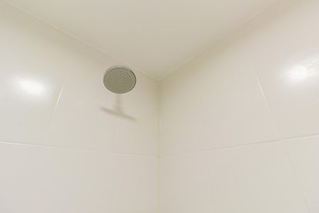 Banheiro de kitnet/studio para alugar com 1 quarto, 27m² em Santo Amaro, São Paulo