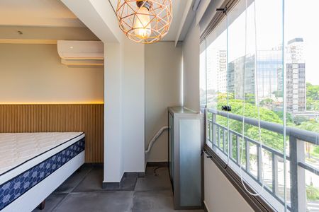 Varanda de kitnet/studio para alugar com 1 quarto, 27m² em Santo Amaro, São Paulo